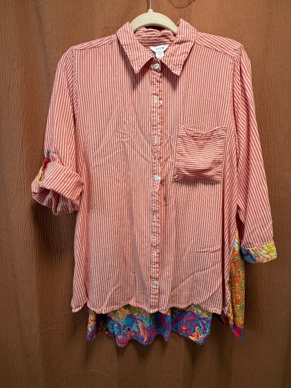 Women's size 1X Intro brand hi-low button up